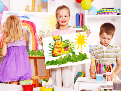 girl showing her arts